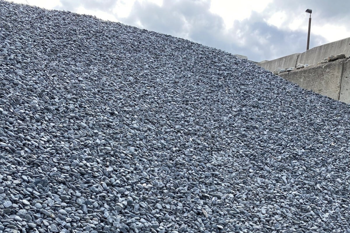 Seward Blue Landscape Rock - 3/4" Minus (1)